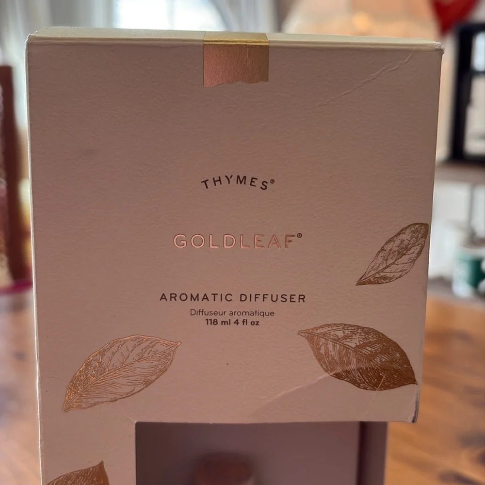 New in Open Box Thymes Goldleaf Aromatic Reed Diffuser 4 oz with 11 Reeds